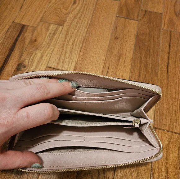 Wallet - Picture 3 of 6